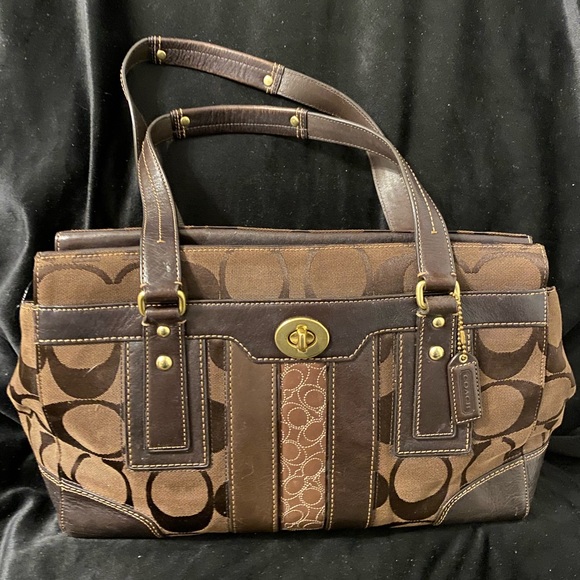 Coach Vintage Hampton Handbag - Picture 1 of 12